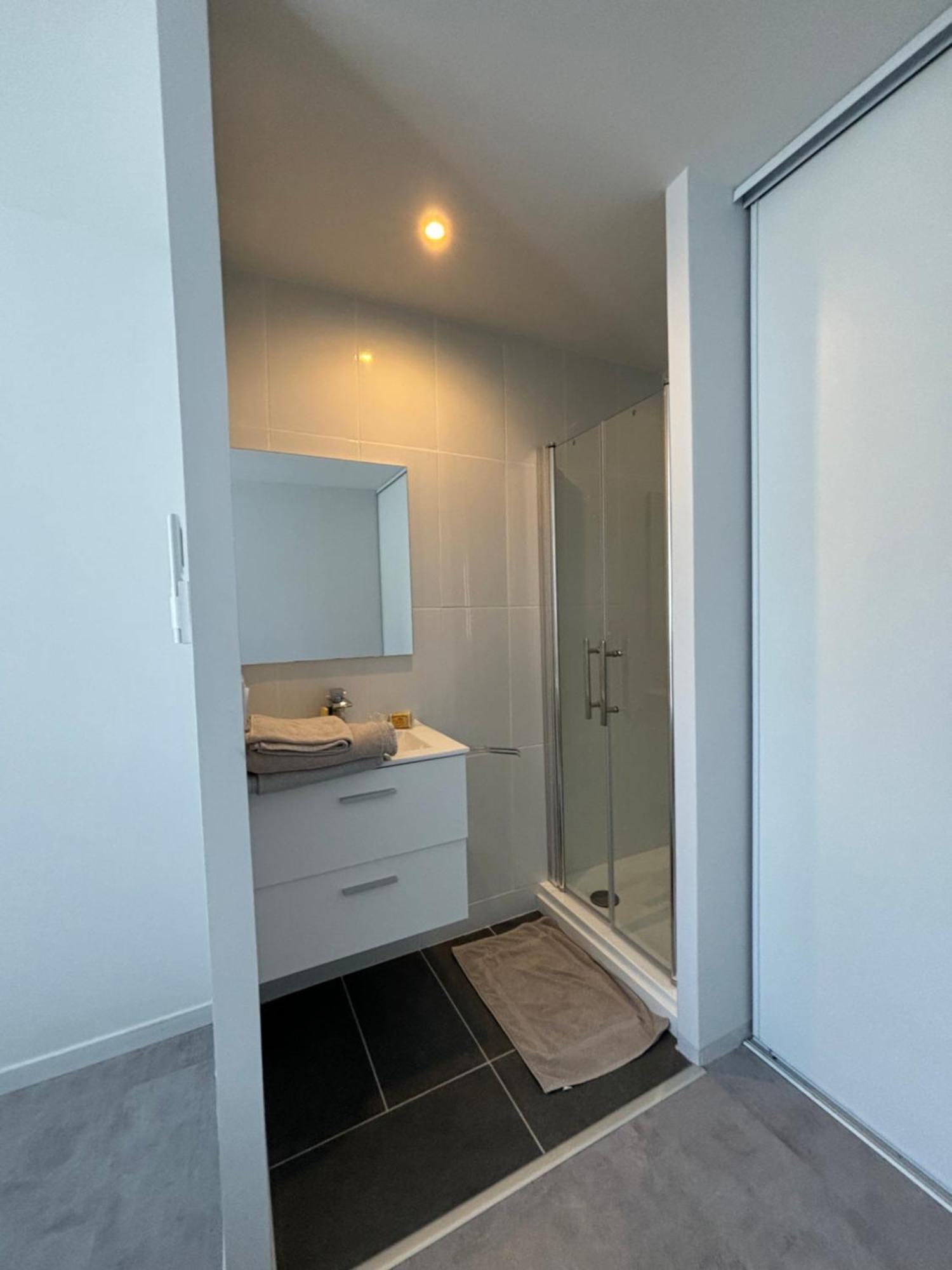 Chez Oma I 1 Appartement Independant Opi I 3 Chambres Privatives Avec Salle D Eau Et Salon Commun Cuisine Commune Wc Commun Patio Commun Avignon Exterior photo